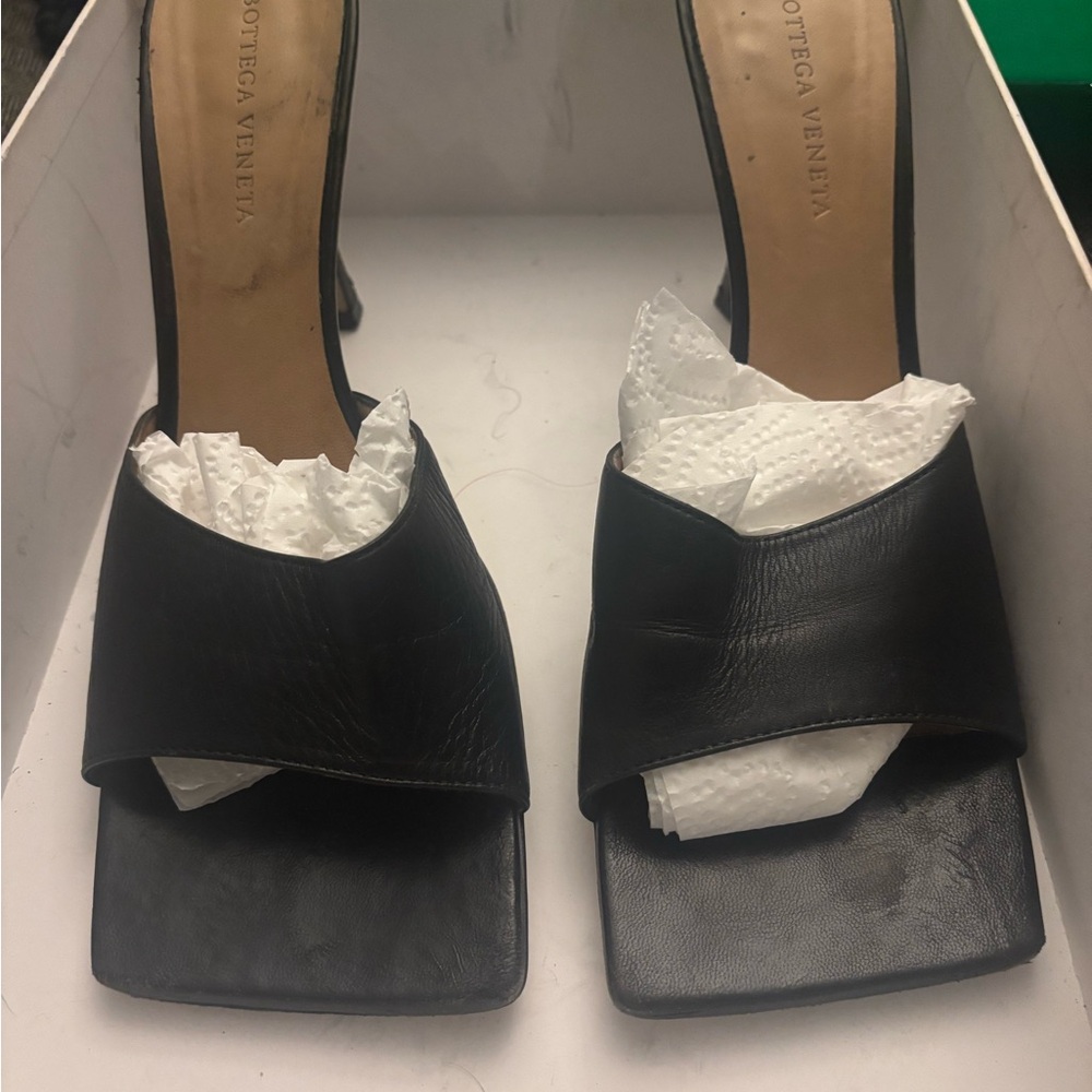Bottega Veneta Black Leather Mules